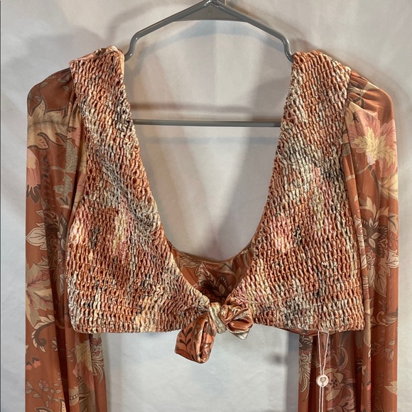 Elegant Floral Smocked Blouse with Tie-Front - Picture 2 of 11